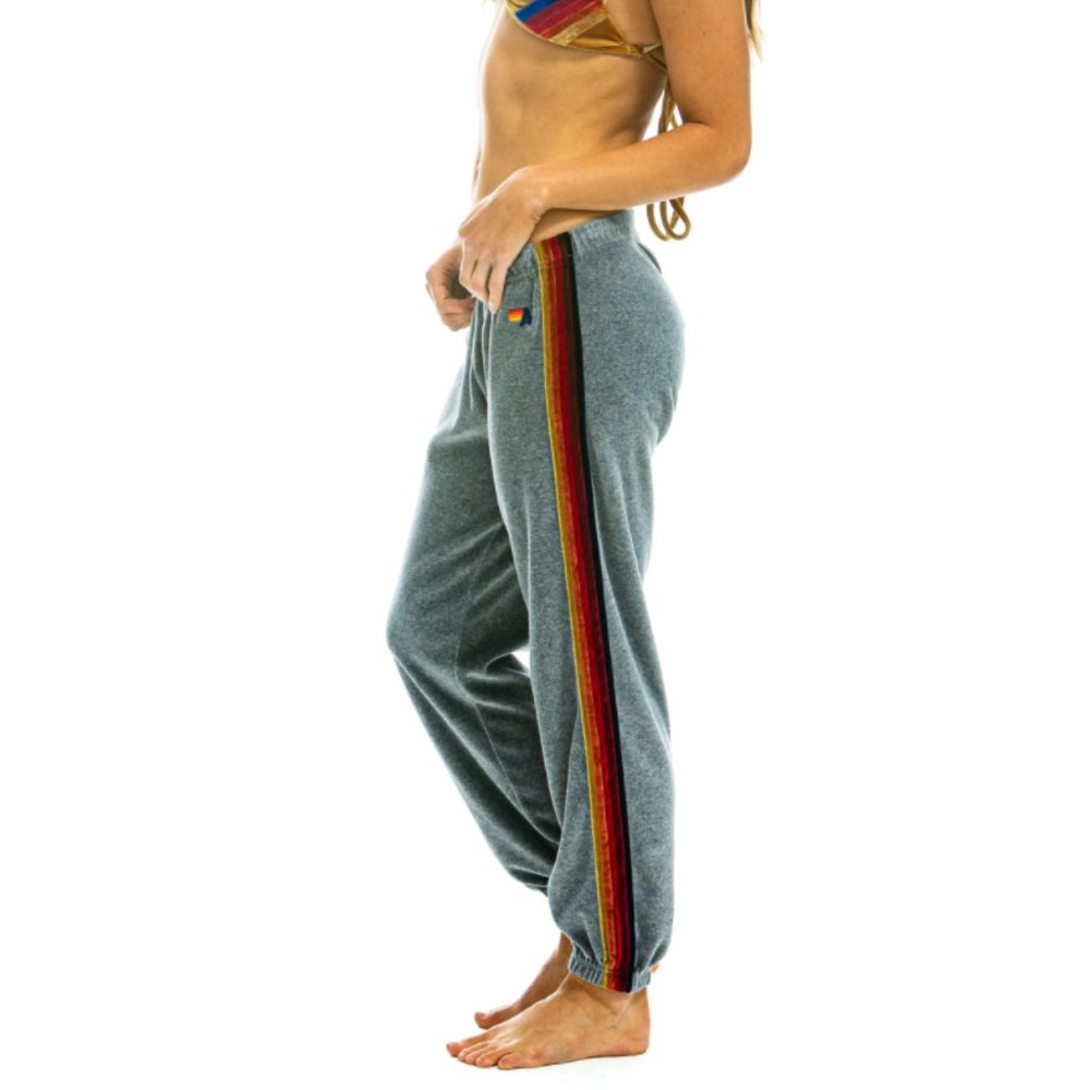 WOMEN'S CLASSIC VELOUR SWEATPANTS